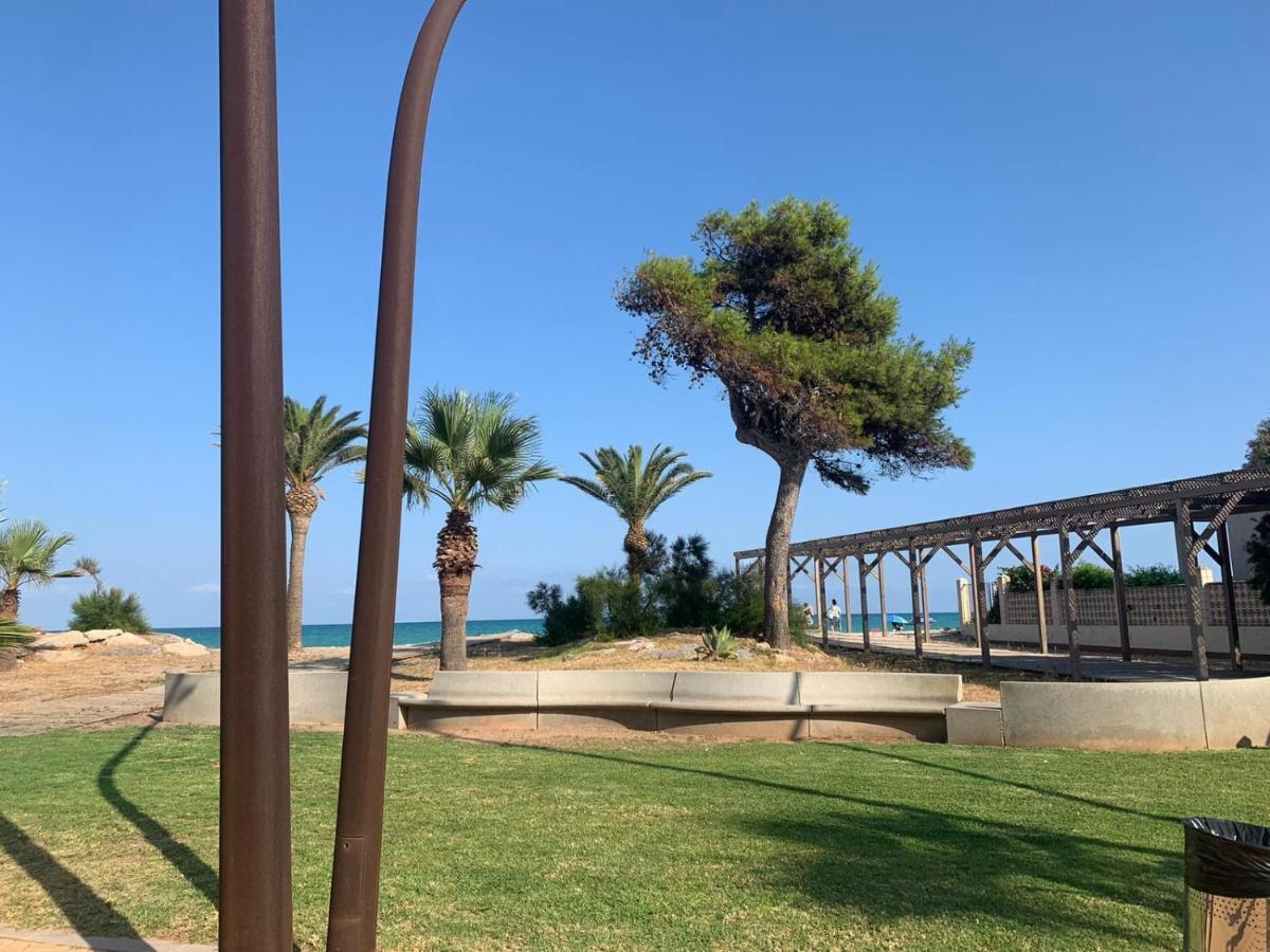 Beachfront Apartment With A Private Garden On The Ground Floor Moncófar Buitenkant foto