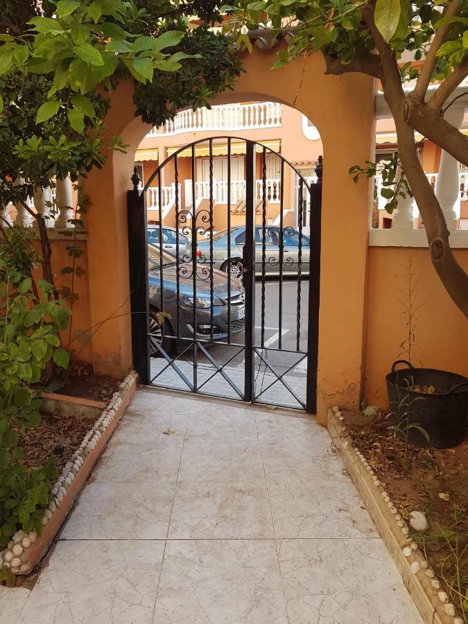 Beachfront Apartment With A Private Garden On The Ground Floor Moncófar Buitenkant foto