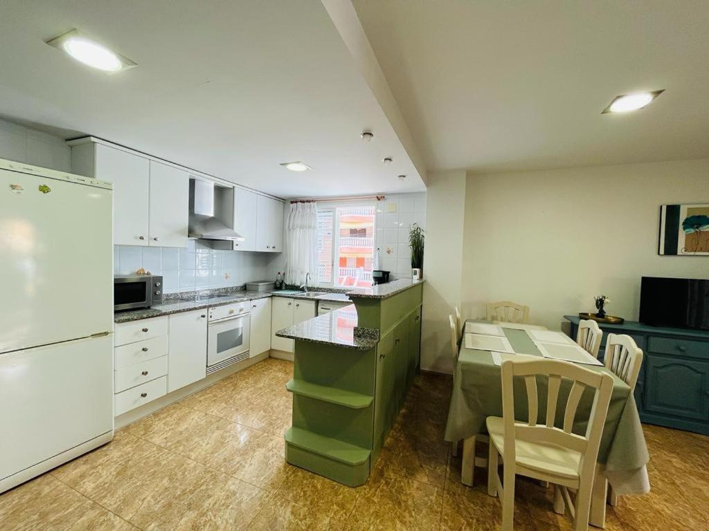 Beachfront Apartment With A Private Garden On The Ground Floor Moncófar Buitenkant foto